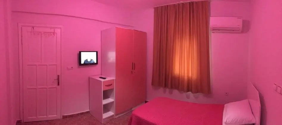 Suite-Iki Yatak Odalı, Havuz Manzaralı, Balkonlu