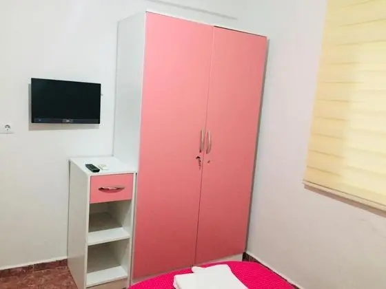 Suite-Iki Yatak Odalı, Havuz Manzaralı, Balkonlu