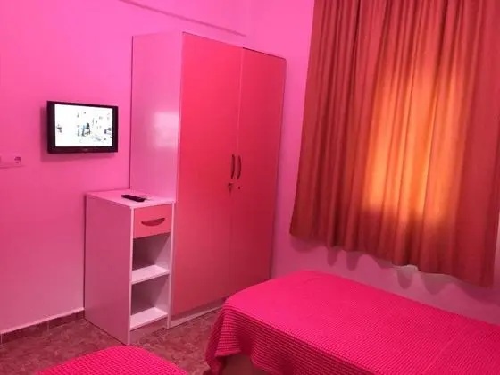 Suite-Iki Yatak Odalı, Havuz Manzaralı, Balkonlu
