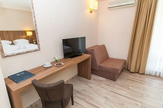 Superior Tek Büyük Yataklı Oda, 1 Çift Kişilik Yatak ve Çekyat, Balkon, Dağ Manzaralı