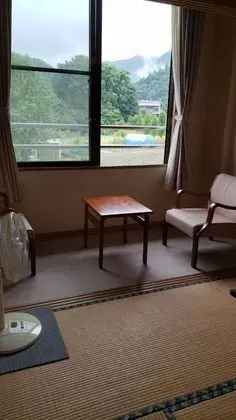 Dört Kişilik Oda, Sigara İçilmez