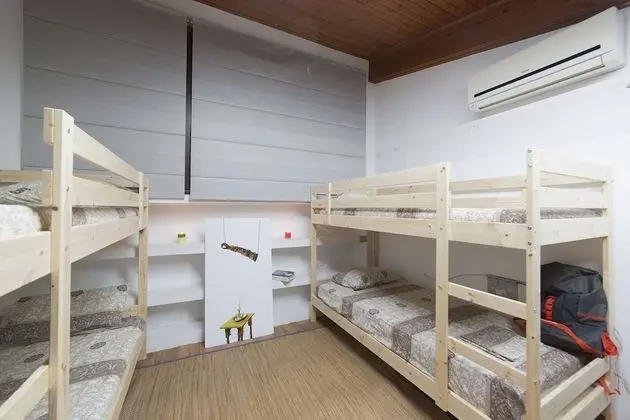 Ortak Ranzalı Oda, Birden Çok Yatak, Sigara İçilmez
