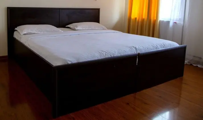 Basic Tek Büyük veya İki Ayrı Yataklı Oda