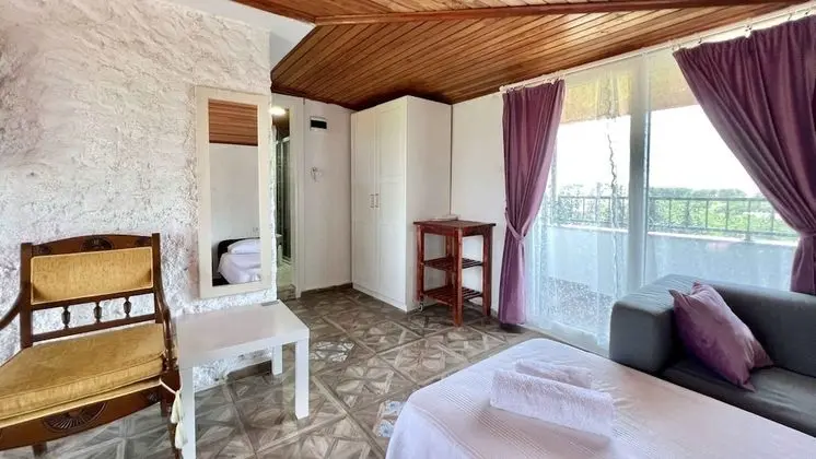 Comfort Tek Büyük Yataklı Oda