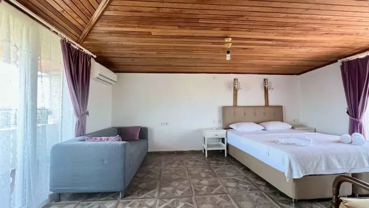 Comfort Tek Büyük Yataklı Oda