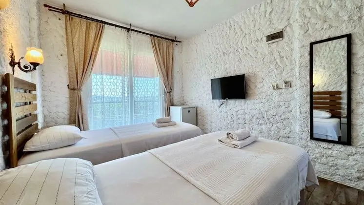 French Balcony (Twin Bed)