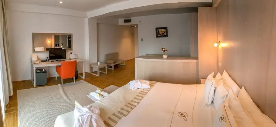 Deluxe Tek Büyük Yataklı Oda