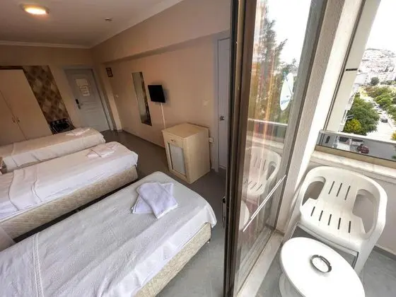 Triple, Şehir Manzaralı, Balkonlu