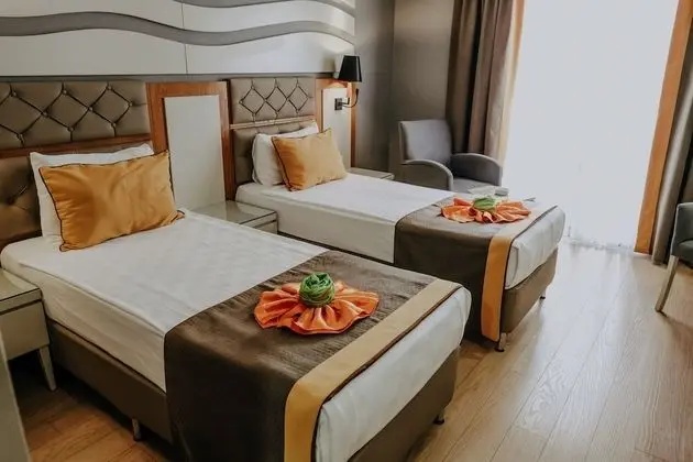 Tek Büyük Yataklı Oda, Dağ Manzaralı