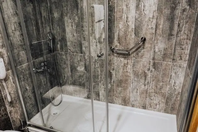 Tek Büyük Yataklı Oda, Dağ Manzaralı