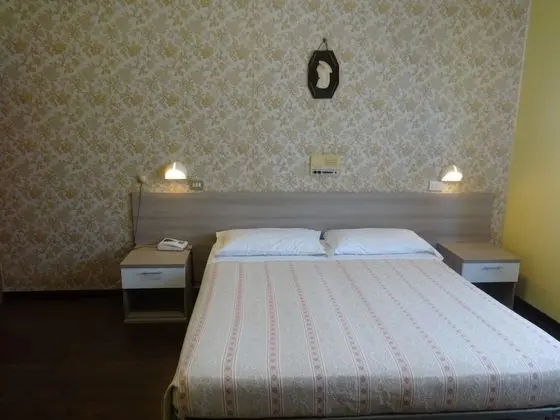 Büyük Yataklı Tek Kişilik Oda