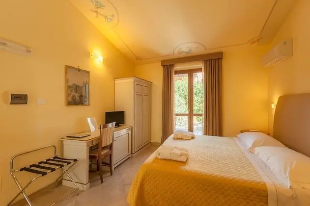 Classic Tek Büyük veya İki Ayrı Yataklı Oda