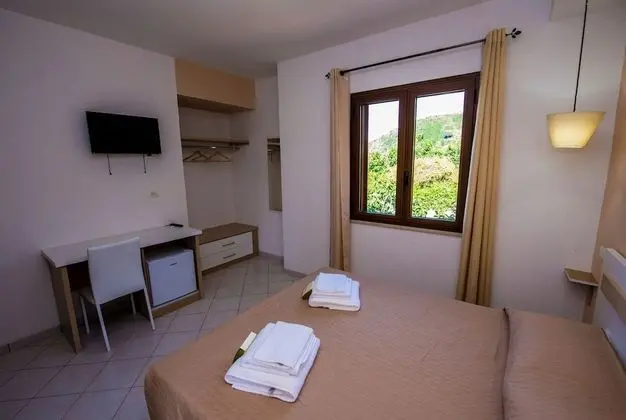 Tek Büyük Yataklı Oda, Balkon