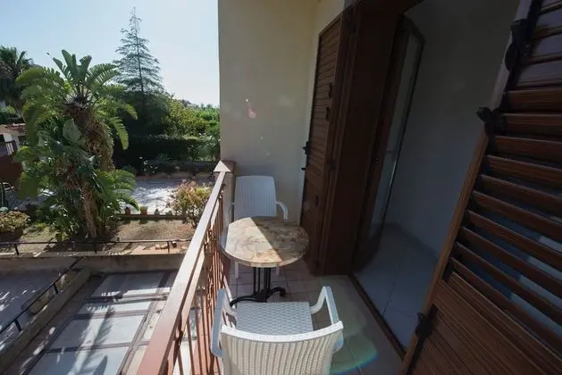 Tek Büyük Yataklı Oda, Balkon
