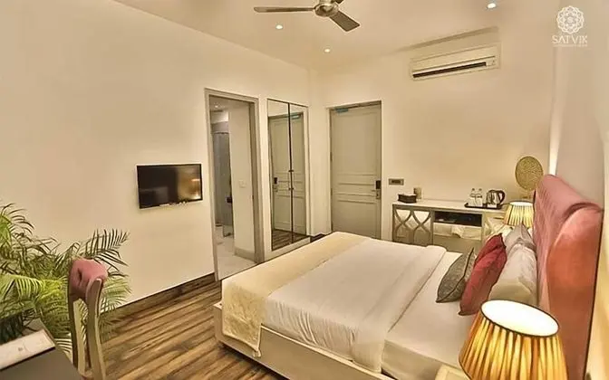 Deluxe Tek Büyük Yataklı Oda, Bahçe Manzaralı