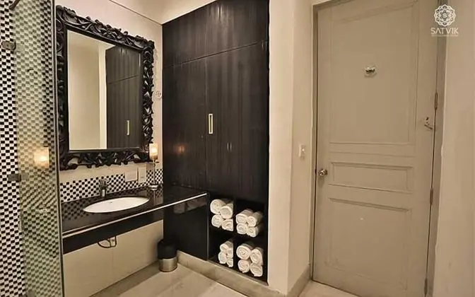 Deluxe Tek Büyük Yataklı Oda, Bahçe Manzaralı