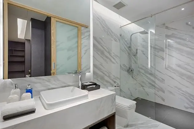 Deluxe Tek Büyük Yataklı Oda, Balkon, Şehir Manzaralı