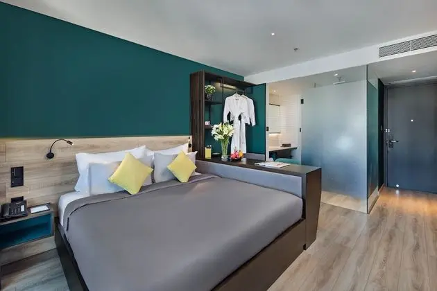 Superior Tek Büyük Yataklı Oda, Balkon, Şehir Manzaralı
