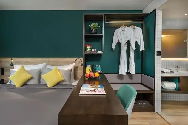 Superior Tek Büyük Yataklı Oda, Balkon, Şehir Manzaralı