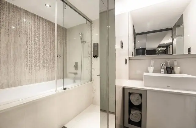 Üç Kişilik Oda, Penceresiz (B1 Floor)