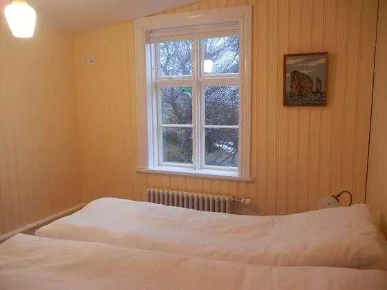 Tek Büyük veya İki Ayrı Yataklı Oda, Ortak Banyo (1)