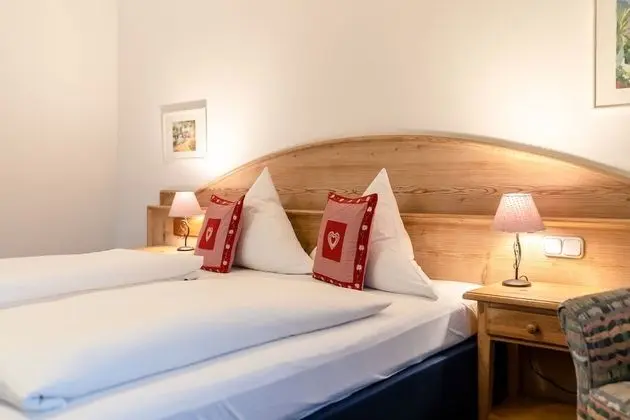 Classic Tek Büyük Yataklı Oda