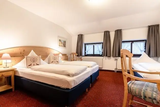 Classic Tek Büyük Yataklı Oda