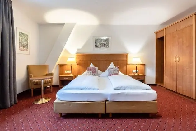 Classic Tek Büyük Yataklı Oda