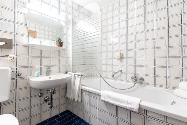 Classic Tek Büyük Yataklı Oda