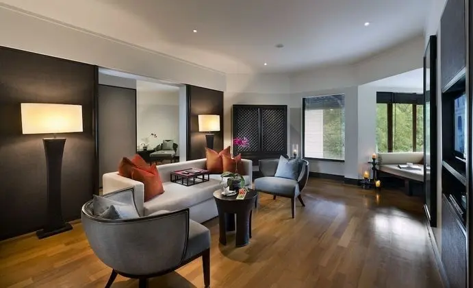 Club Executive Room (No Children Under 18 Allowed)