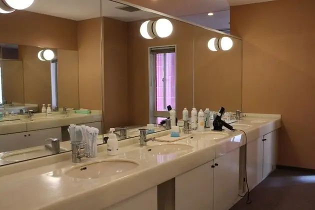 Oda, Sadece erkekler için, Ortak Banyo (Capsule, No Tattoo allowed)