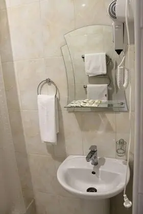 Standard Üç Kişilik Oda, Birden Çok Yatak, Sigara İçilmez