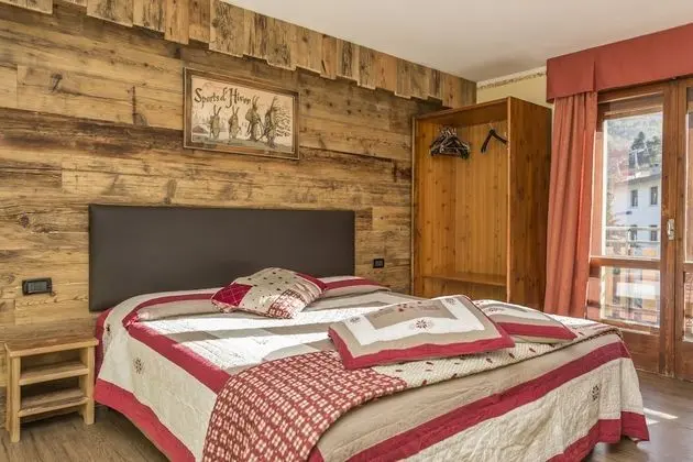 Comfort Tek Büyük veya İki Ayrı Yataklı Oda, Balkon