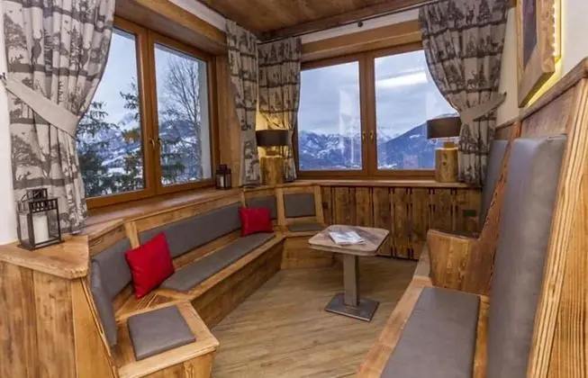 Superior Tek Büyük veya İki Ayrı Yataklı Oda, Zemin Kat