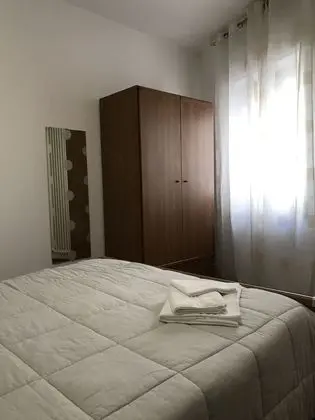 Classic Oda, 1 Büyük (Queen) Boy Yatak