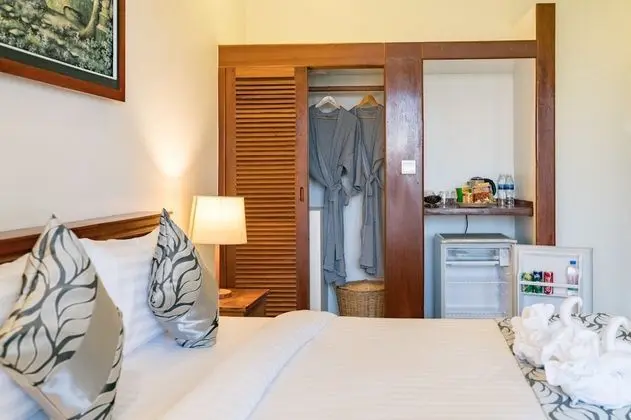 Deluxe Tek Büyük Yataklı Oda, Balkon, Havuz Manzaralı (Free 1 way Airport - Pick up)