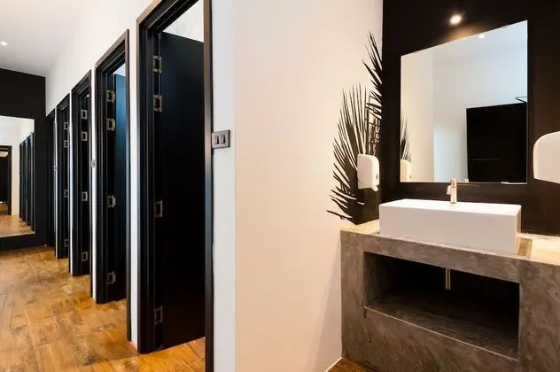 6-Bed Mixed Dormitory