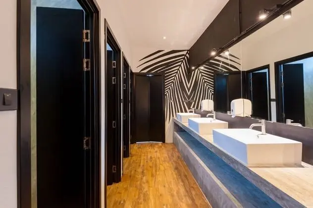6-Bed Mixed Dormitory