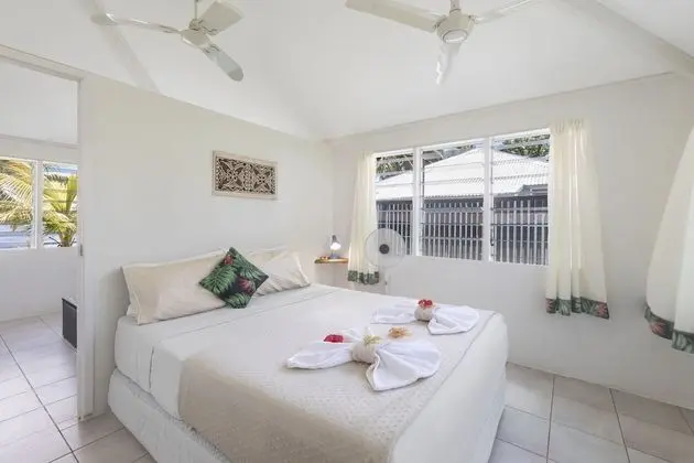Separate Bedroom, Beachfront Bungalow 1