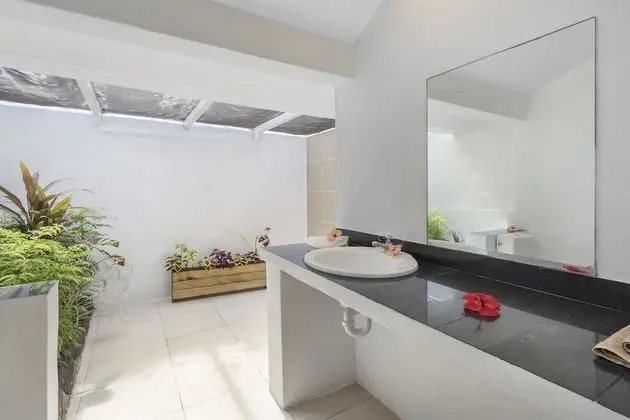 Separate Bedroom, Beachfront Bungalow 1