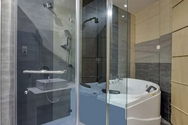 Luxury Süit, 1 En Büyük (King) Boy Yatak ve Çekyat, Küvet, Dağ Manzaralı