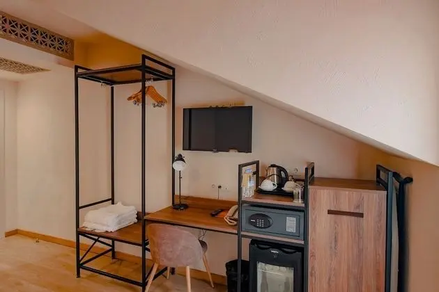 Standard Tek Büyük veya İki Ayrı Yataklı Oda, 1 Yatak Odası, Balkon, Dağ Manzaralı