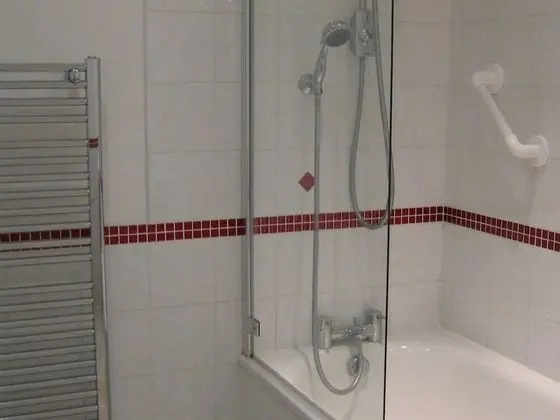 Tek Büyük Yataklı Oda, Banyolu/Duşlu (over the bath - Rose)