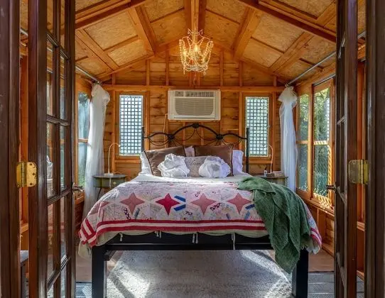 Romantic Ağaç Ev, Birden Çok Yatak, Sıcak Su Havuzu, Park Manzaralı