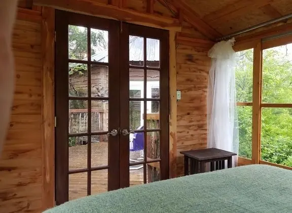 Romantic Ağaç Ev, Birden Çok Yatak, Sıcak Su Havuzu, Park Manzaralı