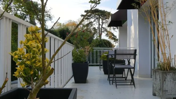 Tek Büyük Yataklı Oda, Balkon