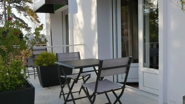 Tek Büyük Yataklı Oda, Balkon