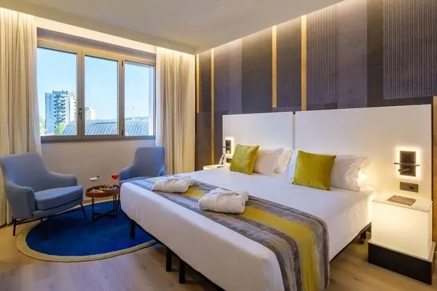 Deluxe Tek Büyük veya İki Ayrı Yataklı Oda