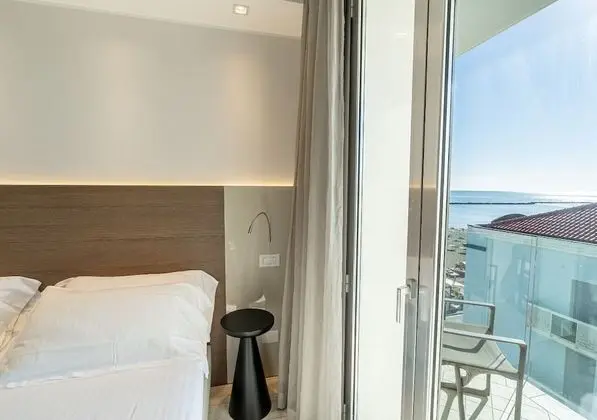 Deluxe Dört Kişilik Oda, 2 Yatak Odası, Kısmi Deniz Manzaralı