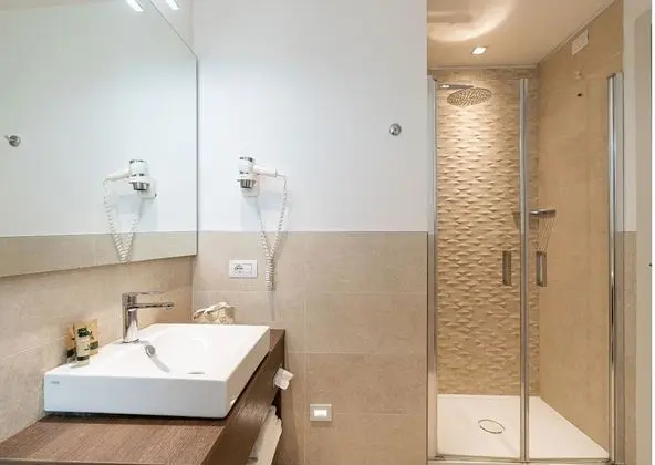 Deluxe Dört Kişilik Oda, 2 Yatak Odası, Kısmi Deniz Manzaralı